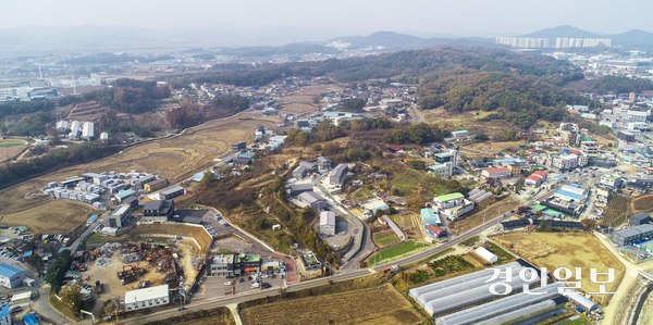 경기도 12곳을 규제지역으로 묶은 10·15 부동산 대책 관련 논란이 한 달째를 맞은 지금도 사그라들지 않고 있다. 사진은 오산 세교3지구 전경. /경인일보DB