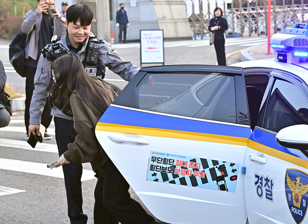 수험생들의 ‘112’… 고사장 이송 작전 펼친 경찰