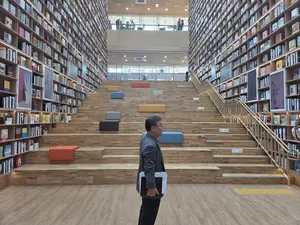 ‘핫플’ 된 송도국제도서관, 감탄이 절로