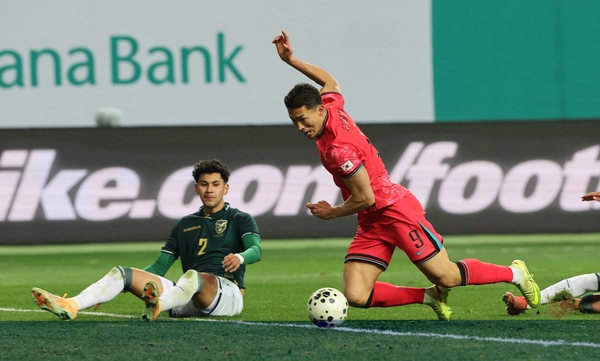 14일 대전월드컵경기장에서 열린 남자축구 국가대표 A매치 평가전 대한민국과 볼리비아의 경기에서 조규성이 골을 넣고 있다. 2025.11.14 /연합뉴스