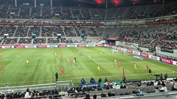 한국 축구 국가대표팀이 18일 서울월드컵경기장에서 열린 가나와의 친선경기에서 공격하고 있다. 2025.11.18 /이영선기자 zero@kyeongin.com