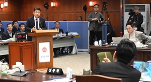 [포토] 경기도의회 문화체육관광위원회 행정사무감사, 열띤 질의