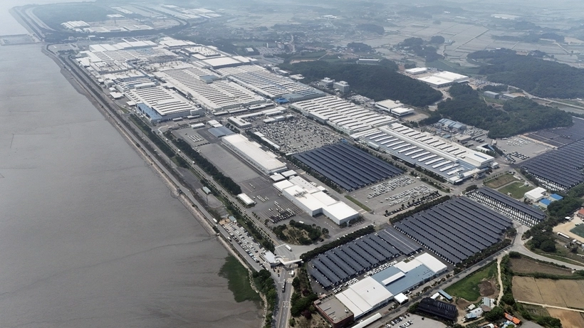 화성시는 기아차 화성공장을 비롯해 자동차·전자산업이 집중된 도시로 미래 모빌리티 중심 도시로의 전환을 추진하고 있다. 사진은 기아차 화성공장 전경. /기아 제공