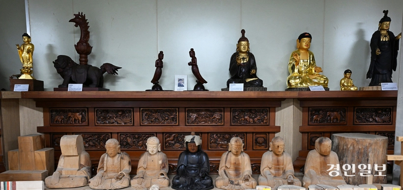 해외유출 문화재를 재현한 작품들과 개성 있는 작품들.