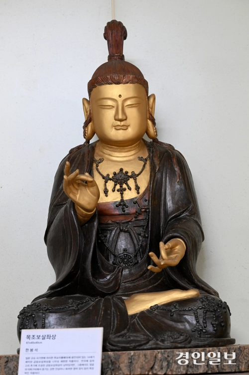 해외유출 문화재를 재현한 작품들과 개성 있는 작품들.