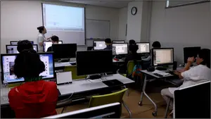 디지털 장벽에 가로막힌 어르신들… ‘문화 불평등’ 여전