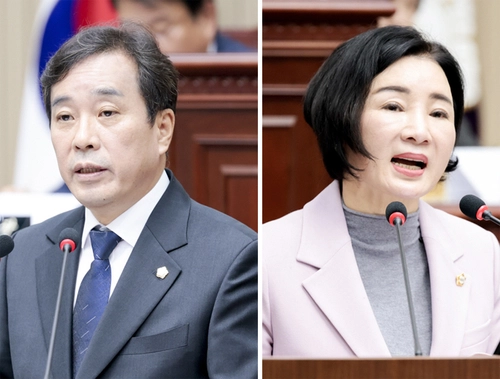 (왼쪽부터)권봉수(민), 양경애(민) 구리시의원. /구리시의회 제공