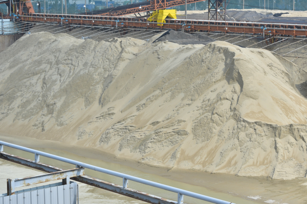 상대는 옹진군인데, 소송비 떠안은 어민들... 골재업체 4억 상환 요구에... - 뉴스 썸네일 이미지