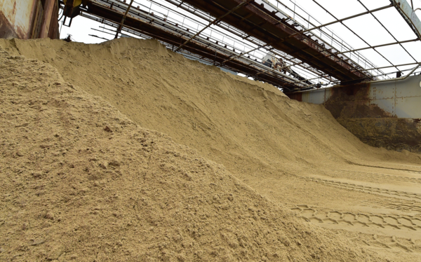 ‘바닷모래 채취 소송’ 골재업체 도움 받은 옹진군