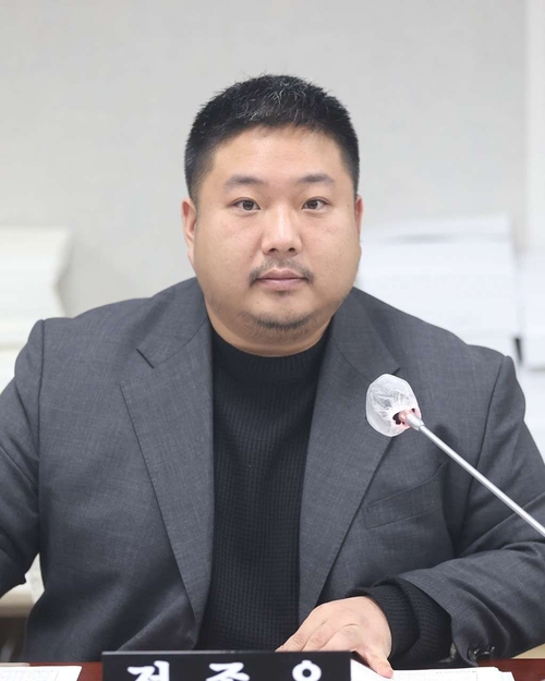 정종윤 수원시의회 의원은 “언제든 편하게 찾는 친구 같은 시의원으로 기억되고 싶다”고 말했다. /수원시의회 제공