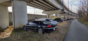 경의중앙선 금촌역~월롱역 철로밑 무단방치 차량이 ‘점령’