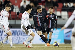 ‘바사니 결승골’ 부천FC, K리그 승강 PO 1-0 첫 승…수원FC 잔류 빨간불