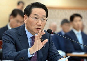 ‘극단의 정치’ 지양하던 유정복, 잇단 날선 발언 쏟아낸 이유는 [인천 정가 레이더]