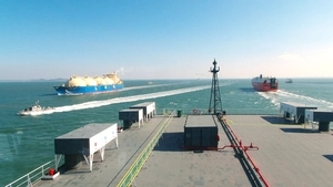 좁고·휘고·조류 세고… 대형선박 오가는 평택항 항로 ‘사고 위험’