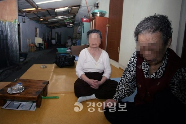 2007년 당시 23명의 기지촌 할머니들이 모여 어렵게 살아가고 있던 의정부시 고산동 빼벌 마을. 고단했던 할머니들의 삶의 모습을 카메라에 담았다. /경인일보DB