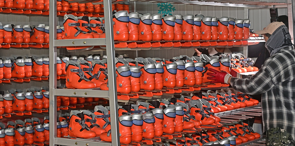 주인공 기다리는 스케이트들