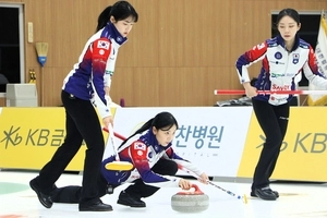 여자 컬링, 올림픽 출발선에 서다… 내년 밀라노 동계올림픽 실전 감각 점검