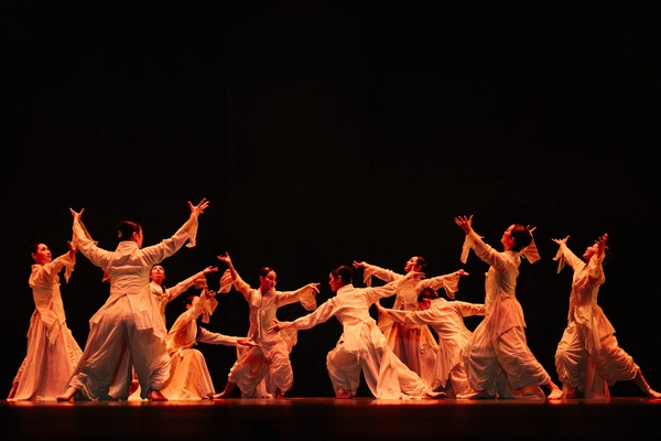 인천시립무용단 ‘태양새’ 공연 모습. /인천시립무용단 제공