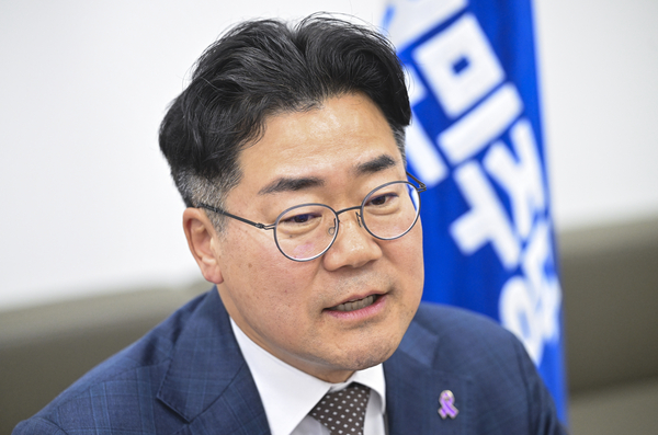 ‘출사표 고심’ 박찬대 “마냥 미룰수 없다”