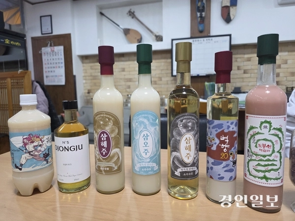선인양조에서 만들어내고 있는 술들. 2025.12.24 /구민주기자 kumj@kyeongin.com