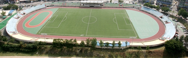 1987년부터 운영되며 지역 대표 공공체육시설 역할을 담당해온 광주시 공설운동장 전경. /광주시 제공