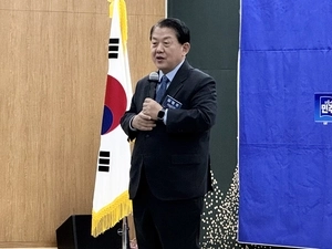 김병주, 도의회 찾아 도지사 출마 의지 재확인… 민주당 최고위원 후보들도 ‘표심 공략’