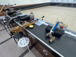 [현장르포] 옆사람 겨눠도 못 막는데… “초등생도 이용 가능”