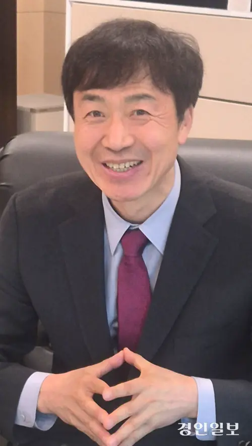 김영인 고양 백석고 교장은 “상상과 도약으로 미래를 주도하는 백석인으로 성장시키겠다”고 말했다. /김환기기자 khk@kyeongin.com