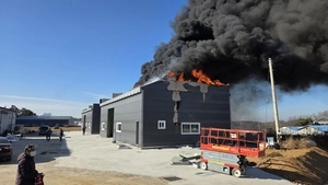 [포토] 평택 포승읍 창고 화재