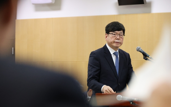 지난해 10월21일에 대전 동구 국가철도공단 본사에서 열린 국회 국토교통위원회의 한국철도공사(코레일)·국가철도공단·에스알(SR)에 대한 국정감사에 박선순 다원시스 대표가 증인으로 출석해 의원 질타를 받고 있다. 2025.10.21 /연합뉴스