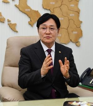 [기초단체장의 새해 각오] 접경지 제약 발전 기회로 바꾸는 박용철 인천 강화군수