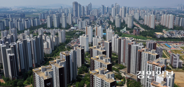 인천 서구 청라국제도시 일대 아파트 단지 모습. /경인일보DB
