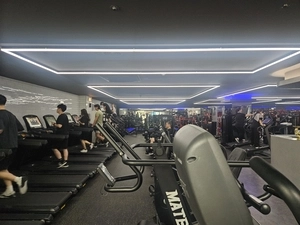 아파트 신축여부따라… 헬스장 엇갈린 풍경