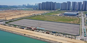 법정 분쟁 끝났지만 문 안여는 송도국제도시 화물차주차장