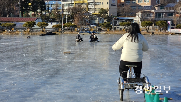 얼음 위에서 만나는 겨울… 양평 곳곳이 ‘썰매장’