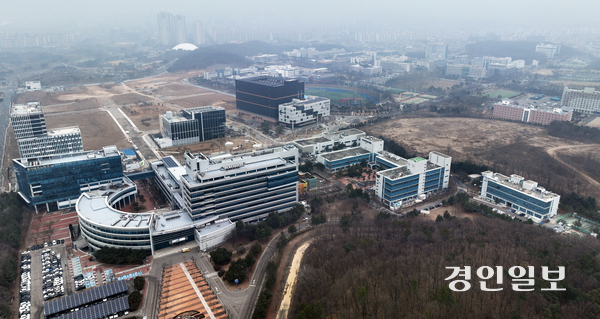 안산사이언스밸리(ASV)가 경기경제자유구역으로 신규 지정되면서, 기존 반월·시화 국가산단의 전통 제조업을 기반으로 첨단로봇·제조산업의 거점으로 거듭날 발판이 마련됐다. 사진은  안산시 상록구 사동 1.66㎢ 규모의 안산사이언스밸리 지구. 2026.1.15 /임열수기자 pplys@kyeongin.com