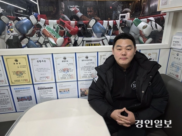 안성 공도위너복싱관 최진흥 관장은 “관원들의 꿈과 목표가 현실이 되는 과정까지 함께하는 지도자가 되겠다”고 말했다. 안성/민웅기기자 muk@kyeongin.com