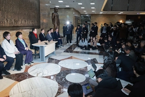 [사설] 윤리위원회가 산소호흡기마저 뗀 국민의힘