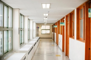 봄이 두려운 ‘늘봄학교’ 실무사