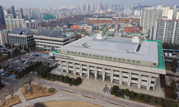 ‘최초 3선’ 노리는 유정복… ‘정부 호흡’ 與 대항마