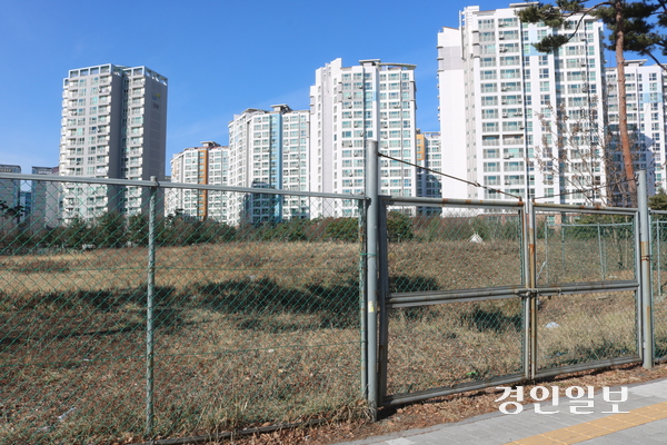 판교 유휴부지 중 한 곳으로 교육문화체육시설로 개발되는 ‘삼평동 이황초등학교 부지’(삼평동 725, 1만2천152㎡) 전경. /경인일보DB