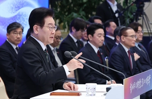 이재명 대통령 “반도체 클러스터, 정부 정책으로 뒤집을 수 없어”