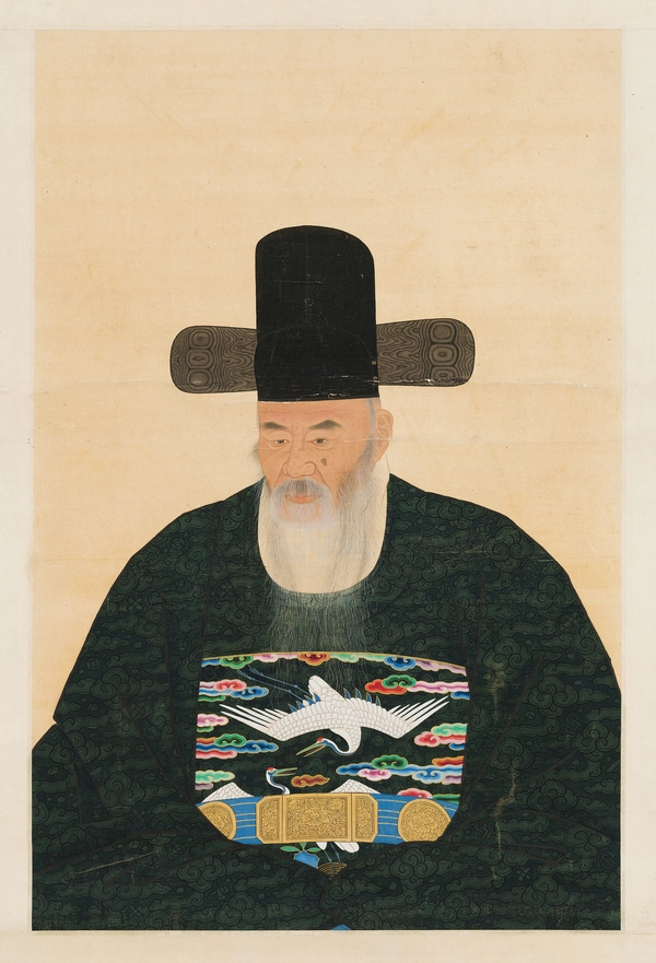 남양주 실학박물관에서 전시 중인 ‘이덕수 초상 관복본’ /경기문화재단 제공