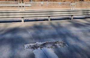 [사건 인사이드] 고교 사이클선수 숨진 파주 도로, 곳곳 파이고 노면 불량