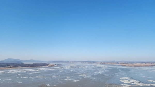 한강과 임진강이 만나는 교하, 할아버지 강 조강으로 흘러 서해로 간다 . /최철호 소장 제공