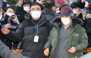 수차례 무단외출에 전자발찌 훼손 조두순 ‘징역 8개월’… 법정 구속