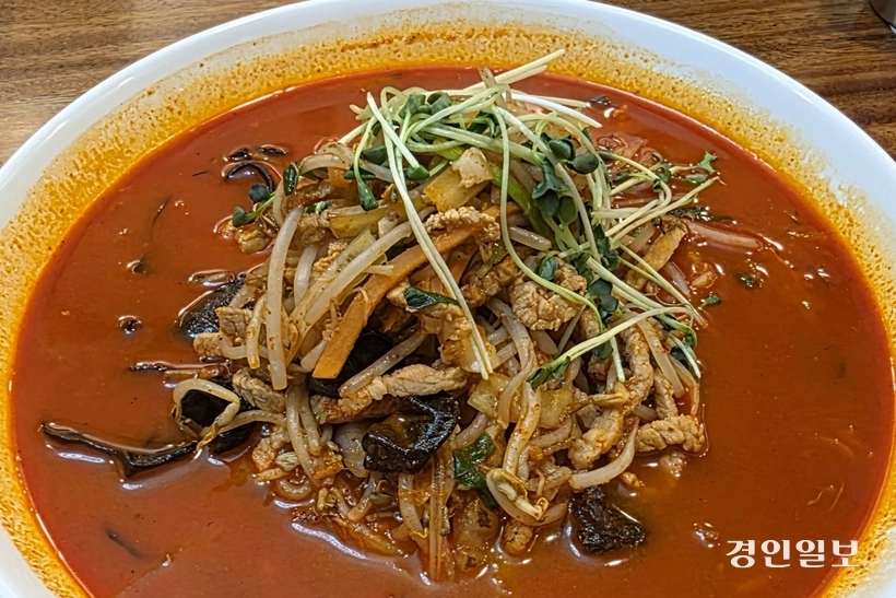 낙하산 무순. 얄미운 녀석. /황성규기자 homerun@kyeongin.com