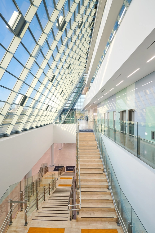 1층에서 지하 전시장으로 내려가는 계단. /전남도립미술관 제공