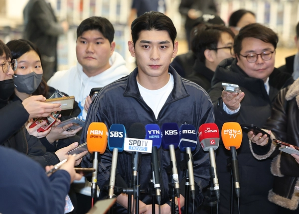 미국 프로야구 메이저리그(MLB) 샌프란시스코 자이언츠 이정후가 지난달 21일 인천국제공항 제2터미널에서 출국 전 인터뷰를 하고 있다. 2026.1.21 /연합뉴스