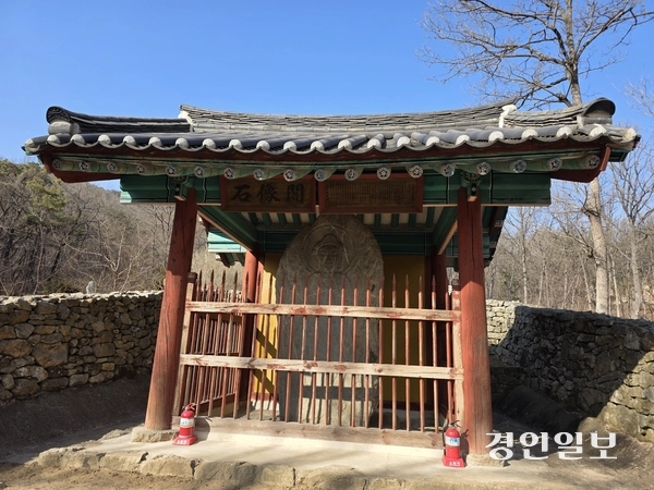 장정리 석조여래입상을 모신 석상각. 2026.2.9 /정진오기자 schild@kyeongin.com
